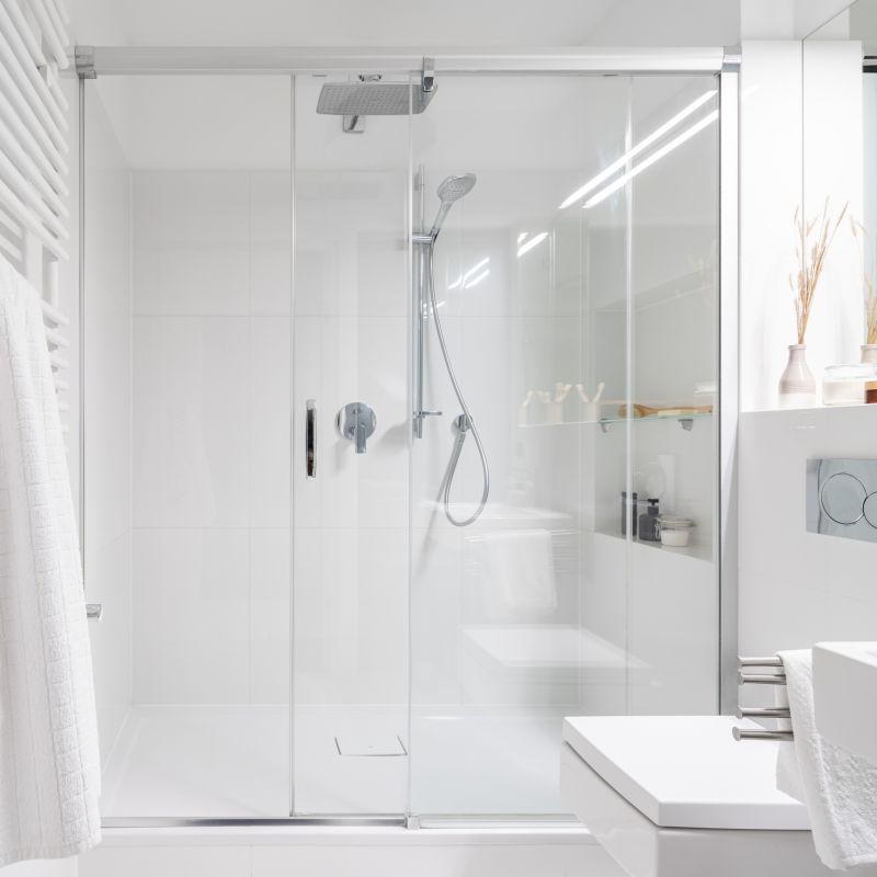 Corner Shower with Rounded Edges